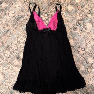 Hot Kiss - Black & Pink Lace Chemise